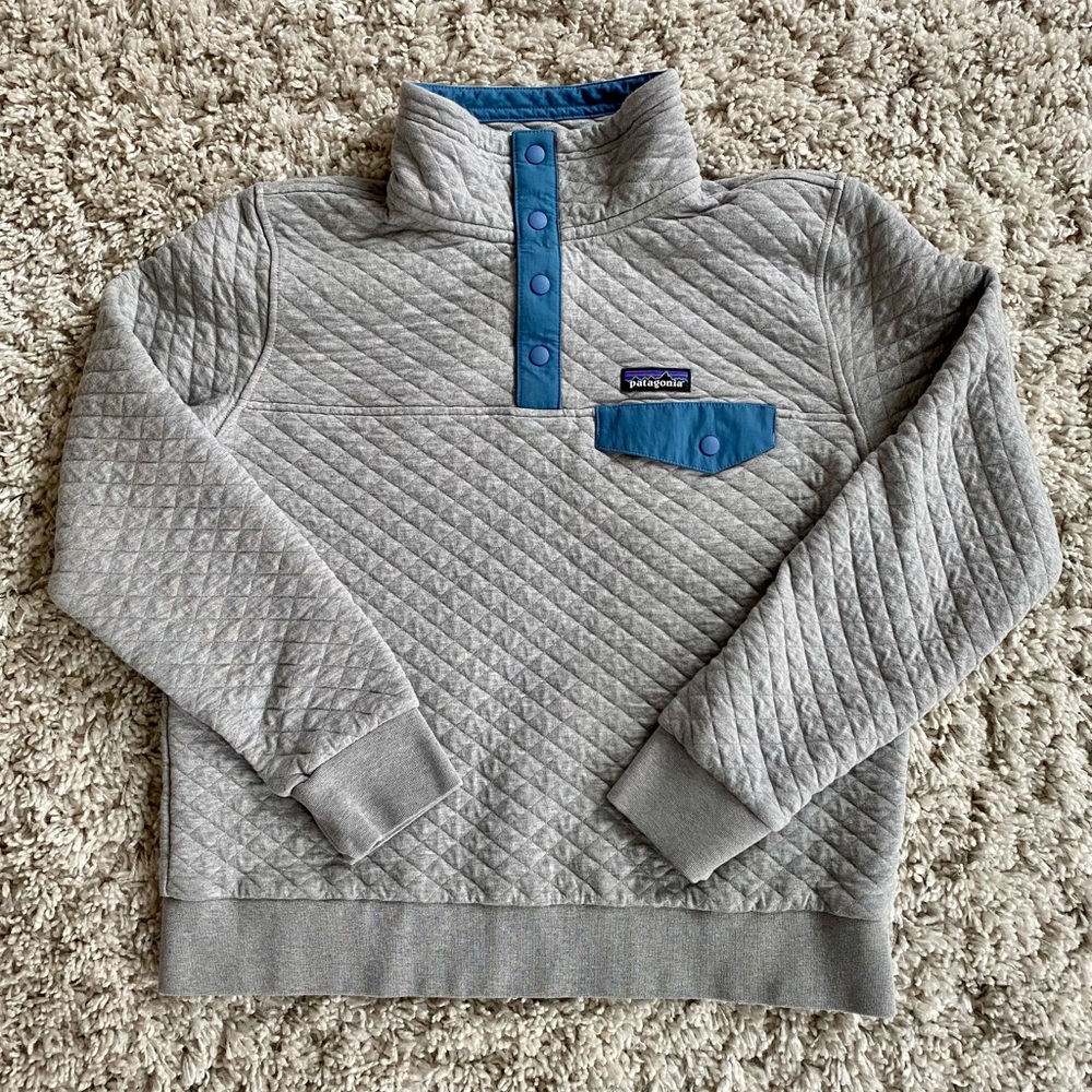 EUC Patagonia Organic cotton Snap T pullover. Women’s Drifter grey Size M.